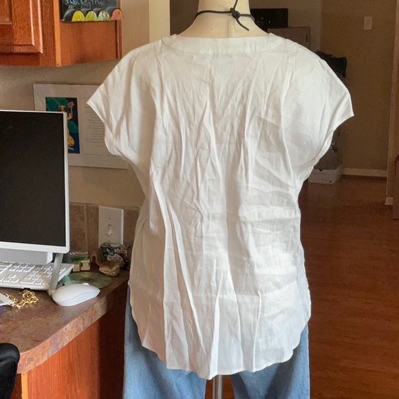 NWOT Calvin Klein Off-White Linen Blend Button Down Blouse in Size M. - Picture 4 of 12